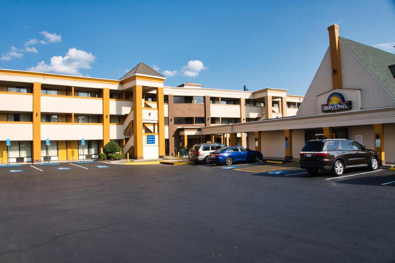 Days Inn By Wyndham Westend Alexandria,Va Washington Dc Area Exterior photo